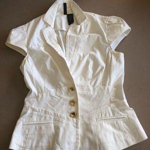 Bisou bisou short sleeved jacket with gold buttons